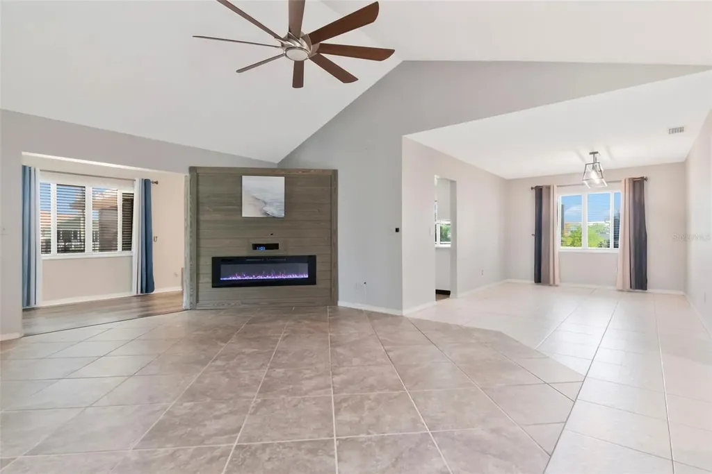 303 Barstow Court Sun City Center FL 33573