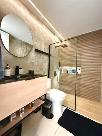 4 Avenida Laguna Carolina PR 00979