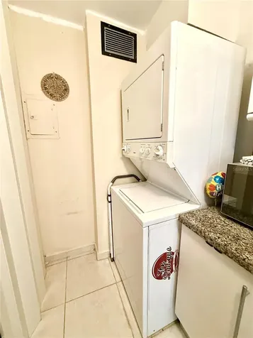 4 Avenida Laguna Carolina PR 00979