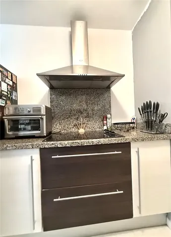 4 Avenida Laguna Carolina PR 00979