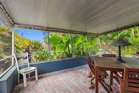 4011 7th Avenue N St Petersburg FL 33713