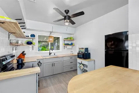 4011 7th Avenue N St Petersburg FL 33713