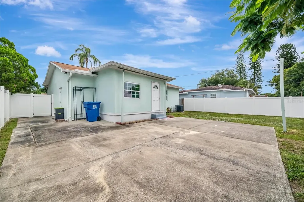 3144 33rd Avenue N St Petersburg FL 33713