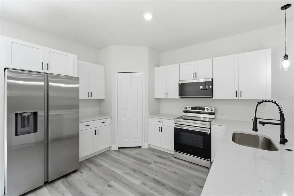 8809 N Circular Way Dunnellon FL 34434