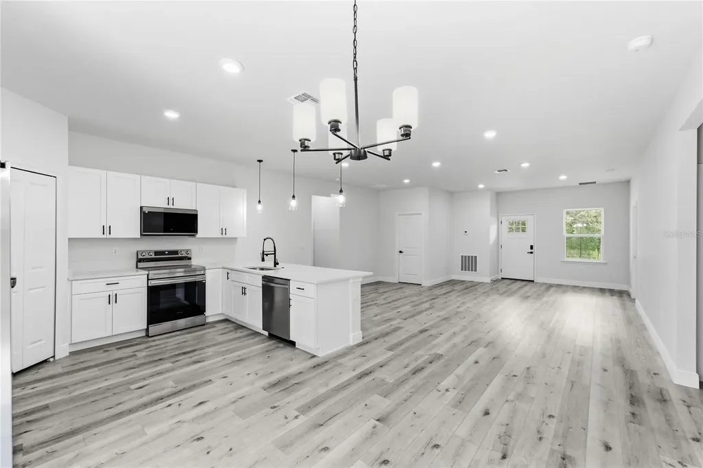 8809 N Circular Way Dunnellon FL 34434