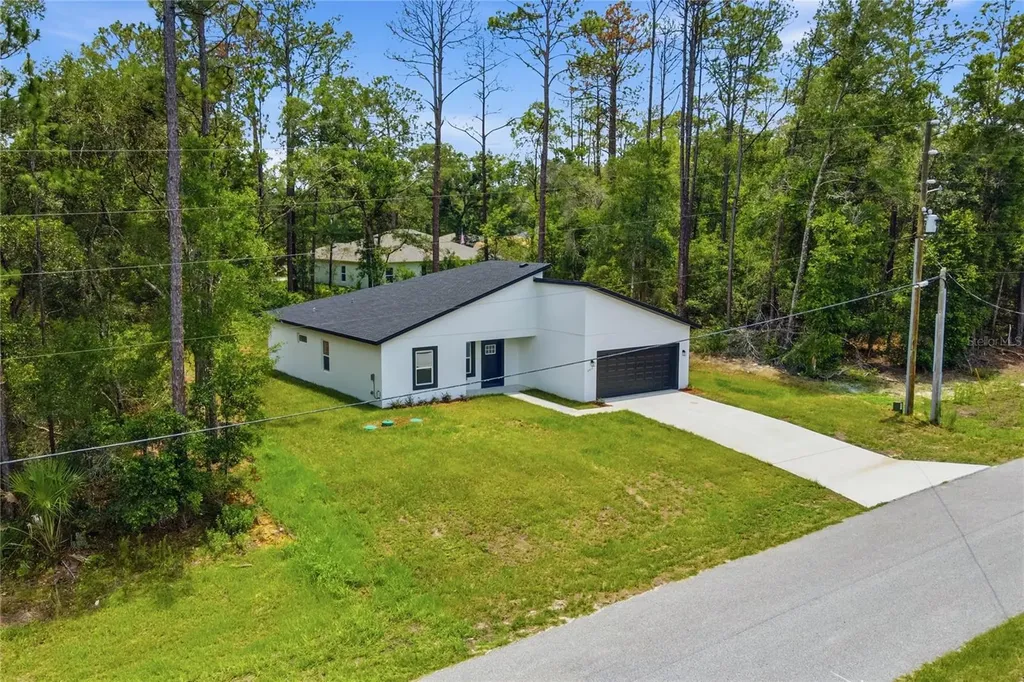 8809 N Circular Way Dunnellon FL 34434