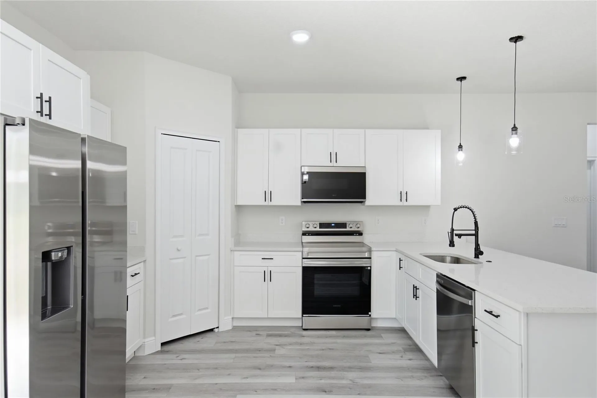 8809 N Circular Way Dunnellon FL 34434