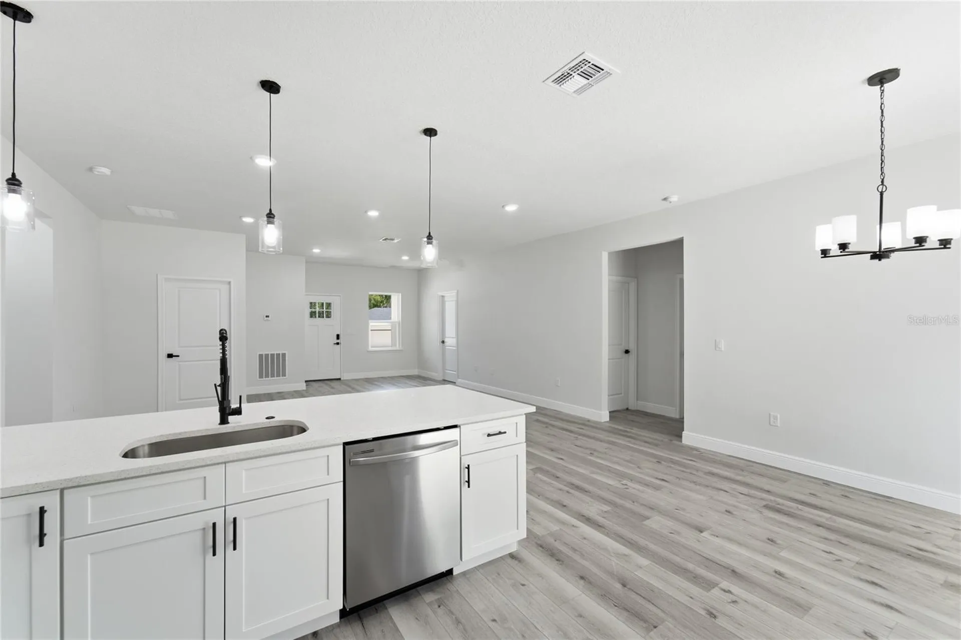 8809 N Circular Way Dunnellon FL 34434