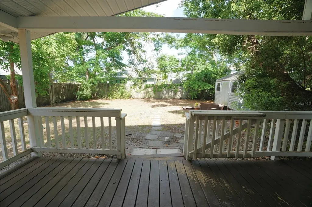 207 N Gomez Avenue Tampa FL 33609