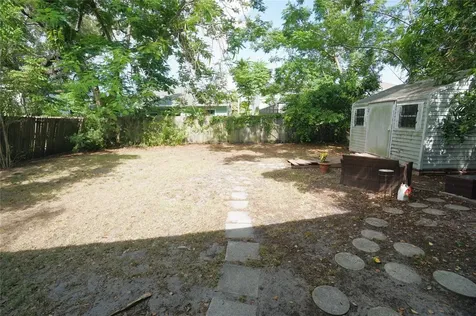 207 N Gomez Avenue Tampa FL 33609