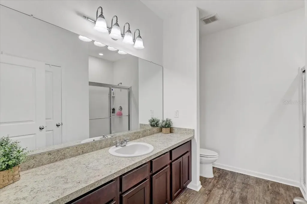 806 Highgate Oaks Place Seffner FL 33584