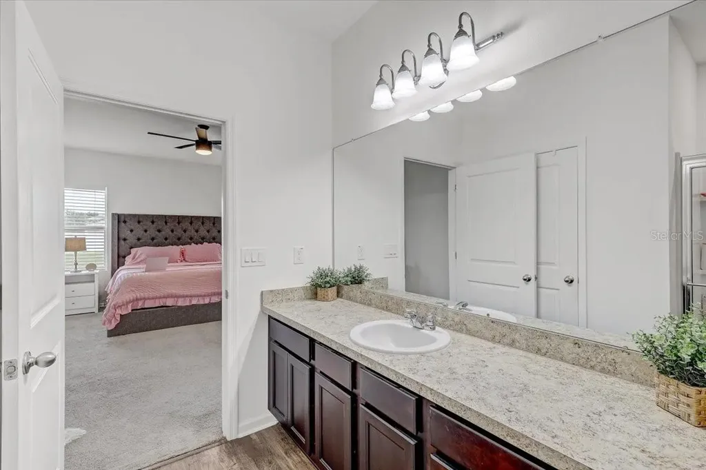 806 Highgate Oaks Place Seffner FL 33584