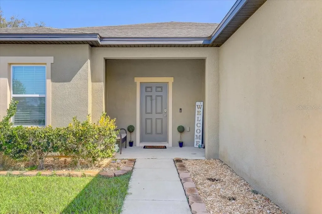 806 Highgate Oaks Place Seffner FL 33584