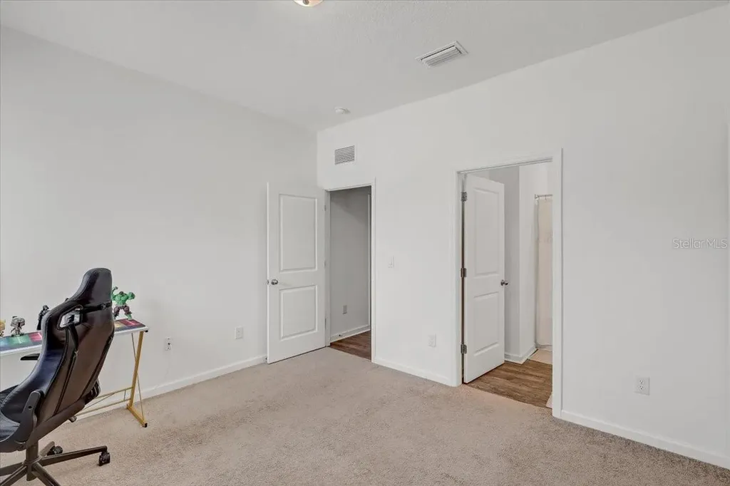 806 Highgate Oaks Place Seffner FL 33584