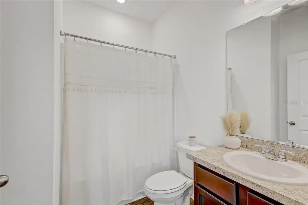 806 Highgate Oaks Place Seffner FL 33584