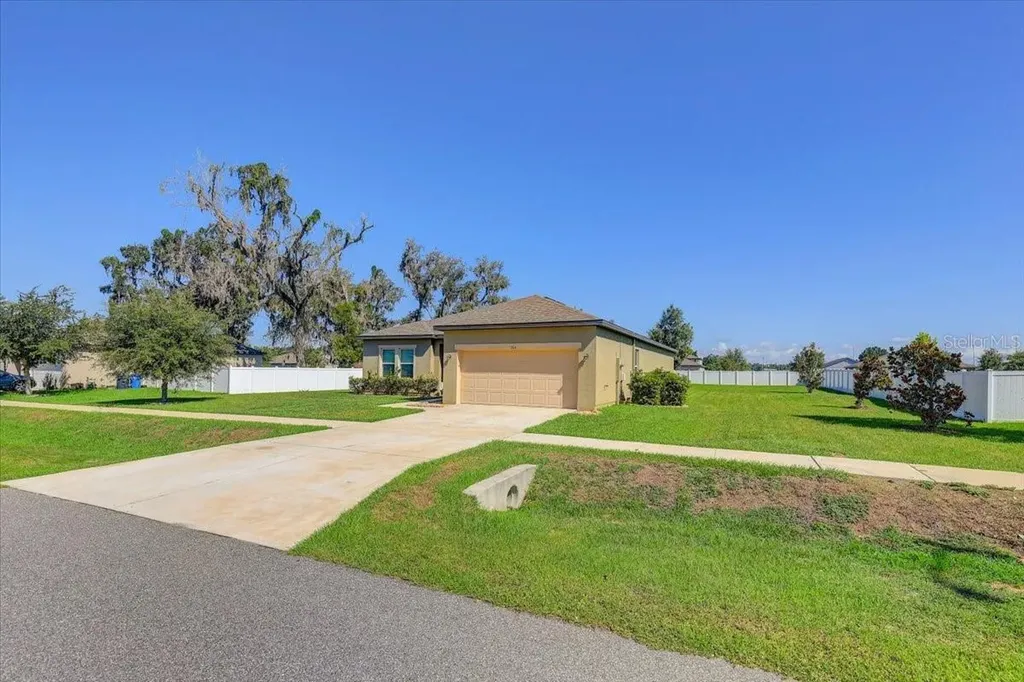 806 Highgate Oaks Place Seffner FL 33584