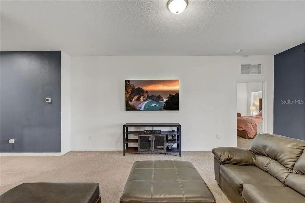 806 Highgate Oaks Place Seffner FL 33584