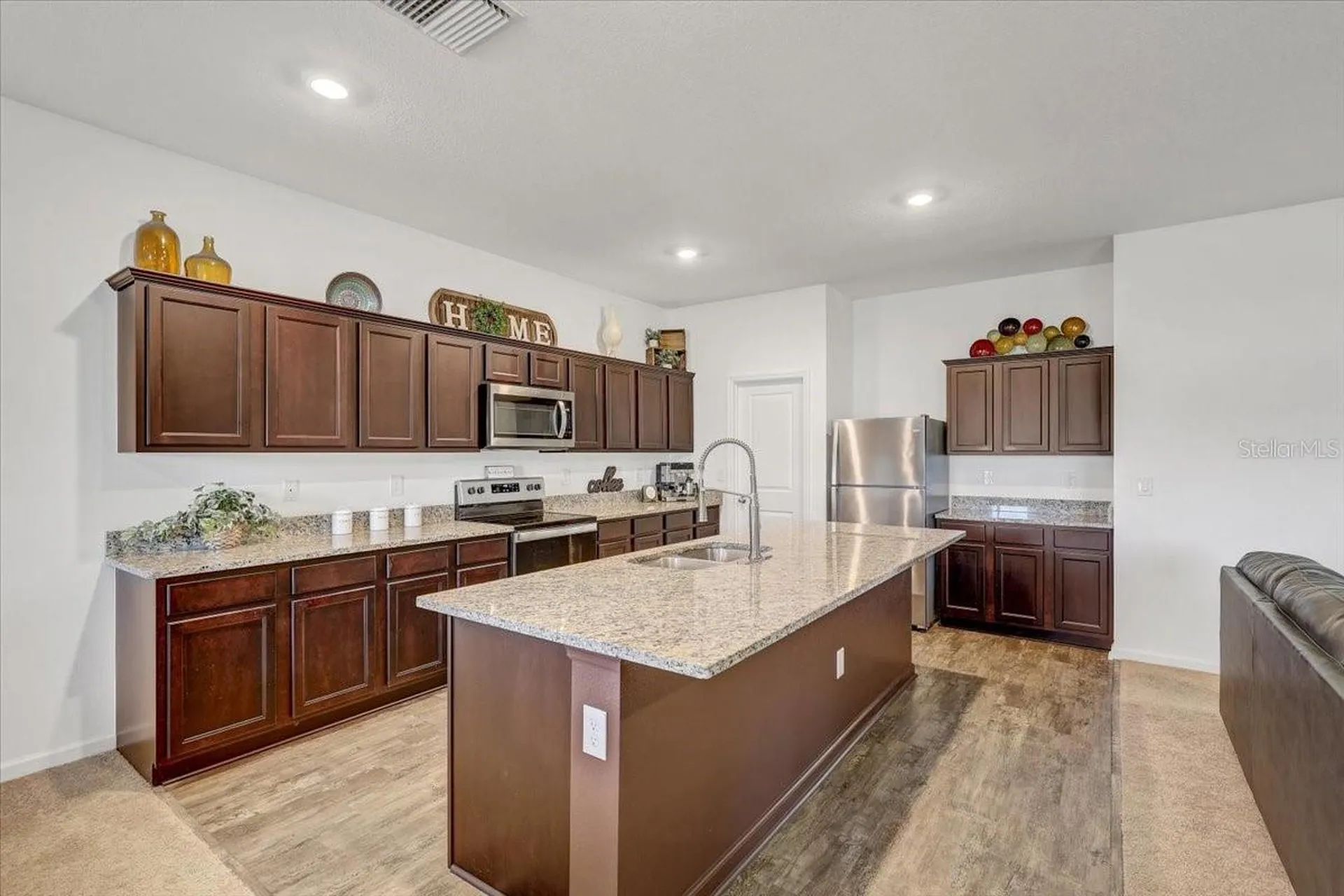806 Highgate Oaks Place Seffner FL 33584