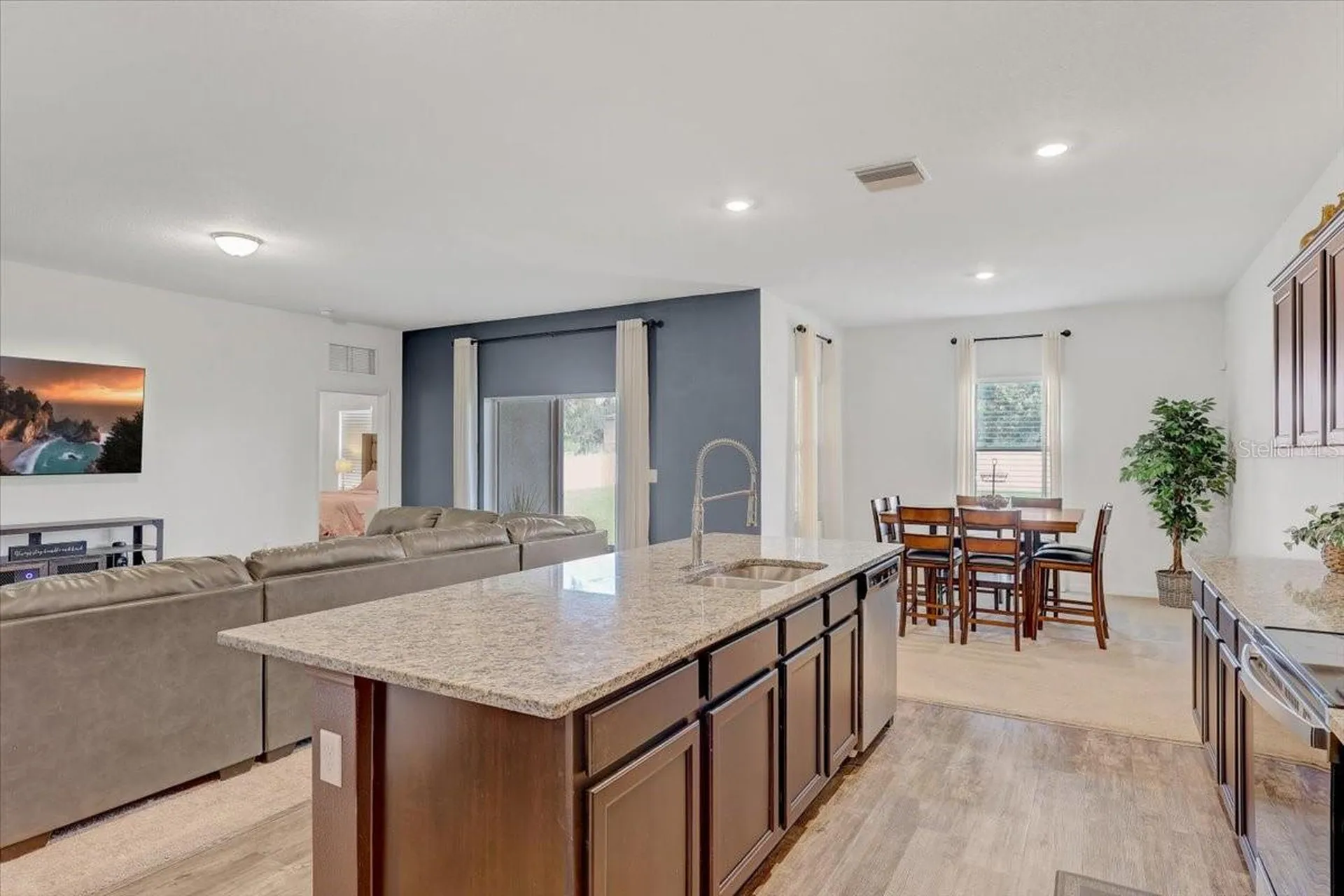 806 Highgate Oaks Place Seffner FL 33584