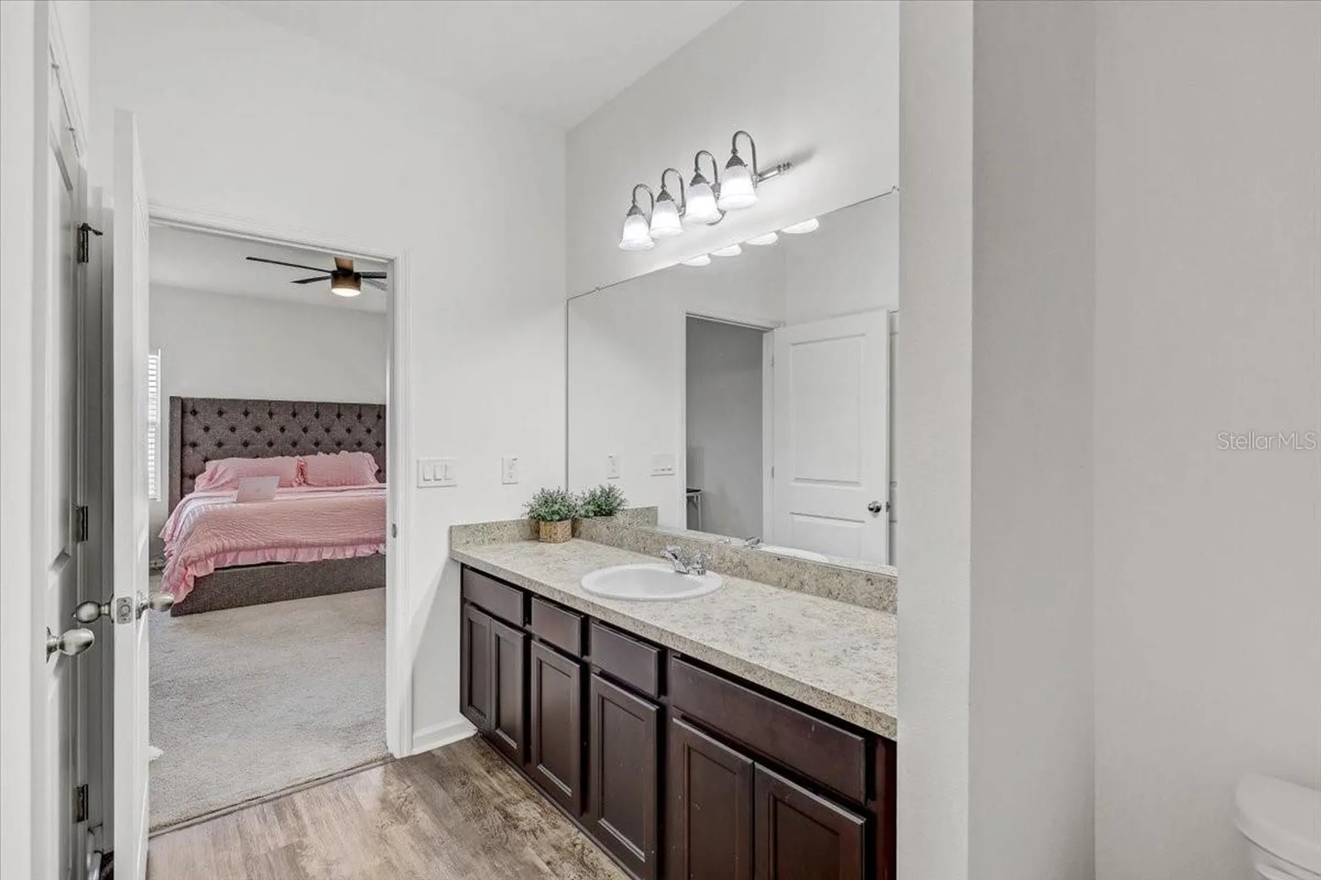 806 Highgate Oaks Place Seffner FL 33584