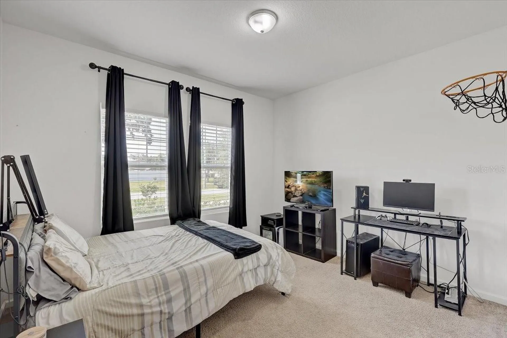 806 Highgate Oaks Place Seffner FL 33584