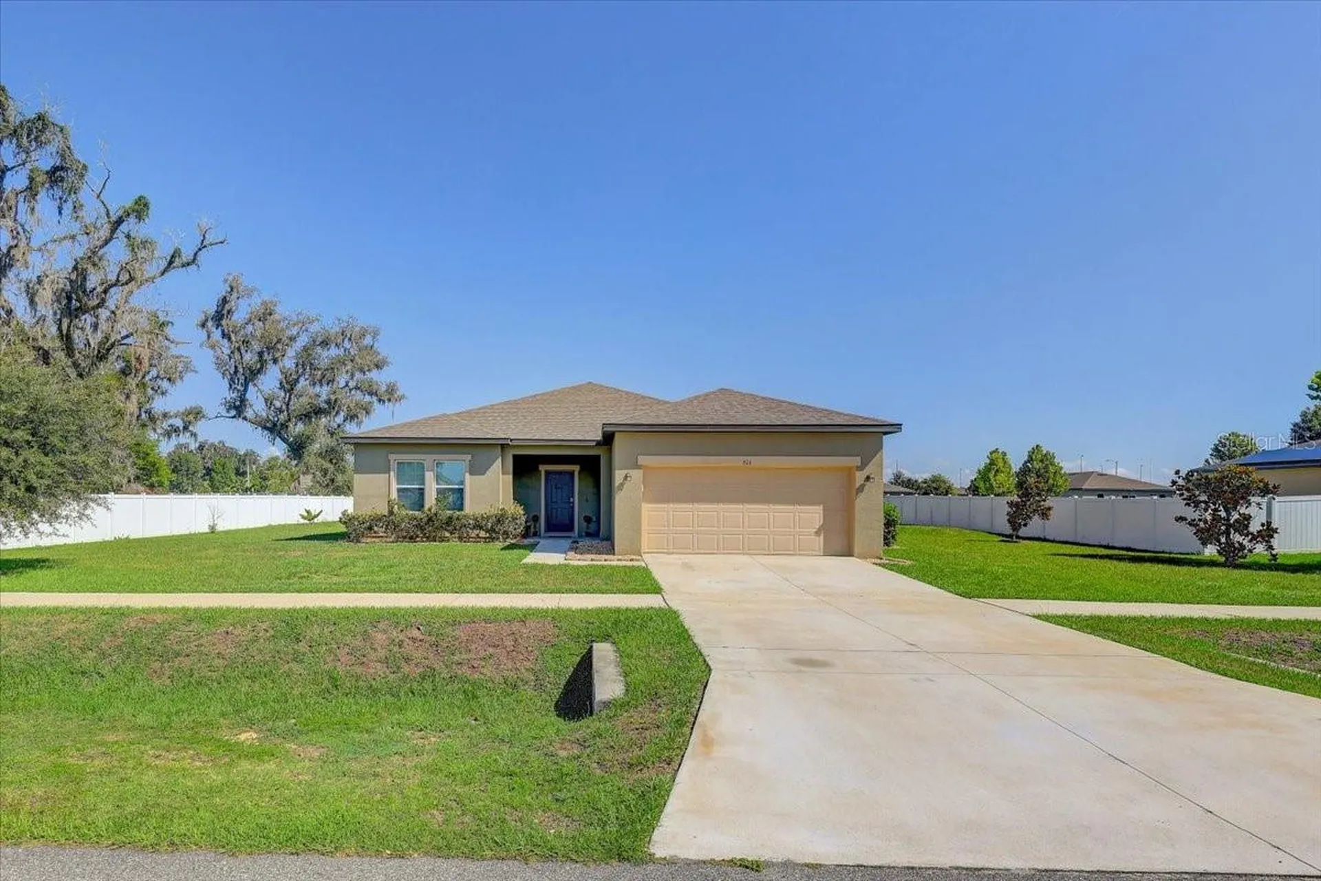 806 Highgate Oaks Place Seffner FL 33584