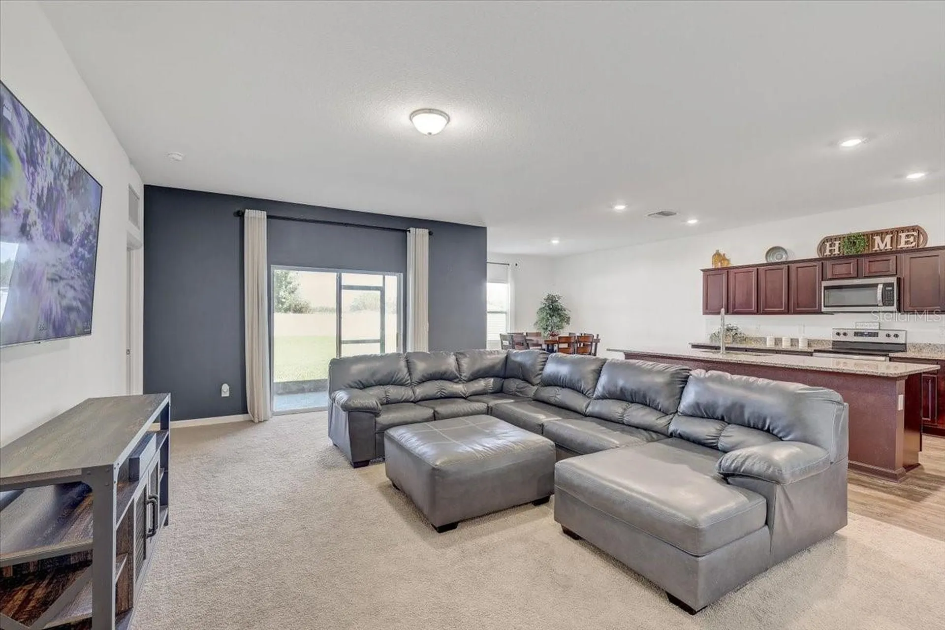 806 Highgate Oaks Place Seffner FL 33584