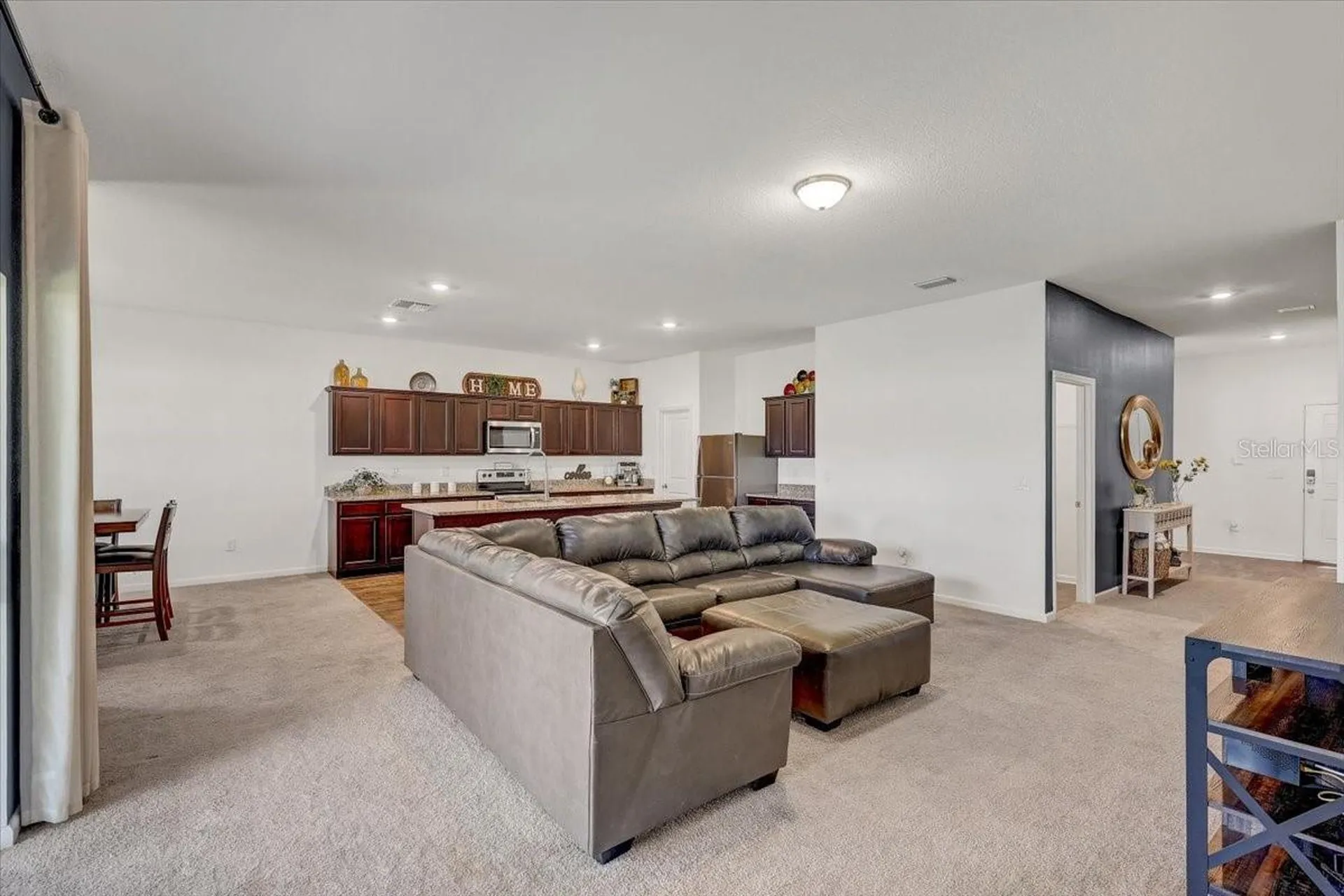 806 Highgate Oaks Place Seffner FL 33584