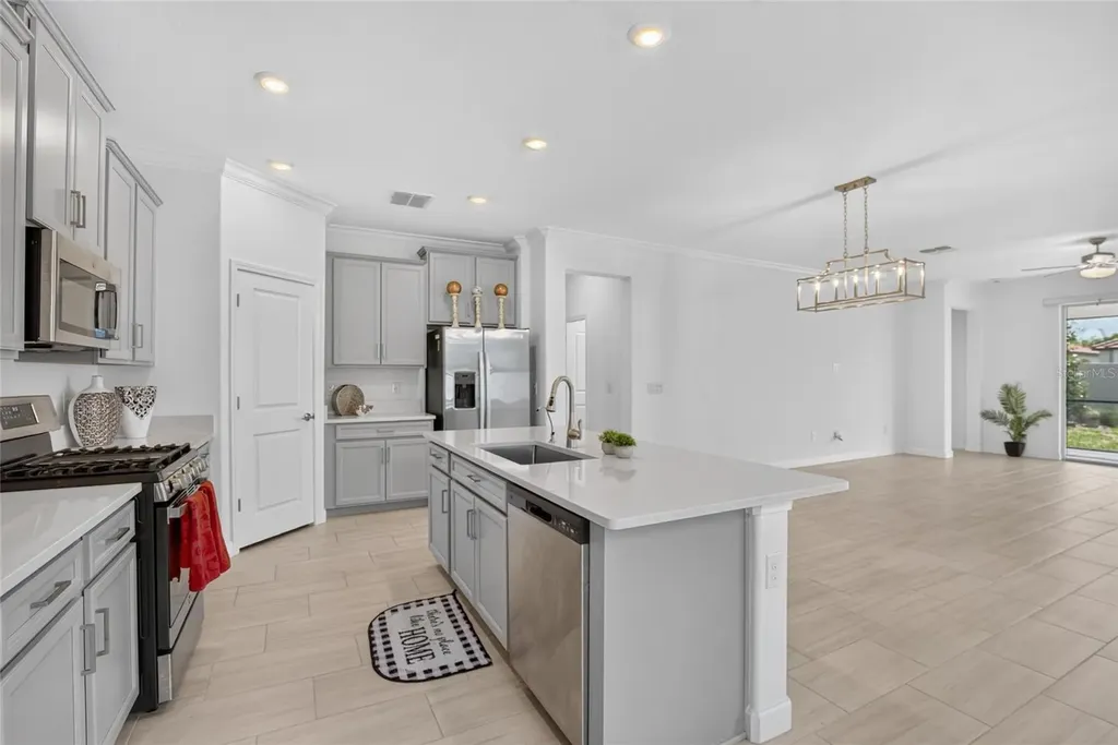 17206 Star Banks Street Wimauma FL 33598