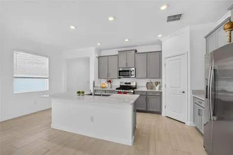 17206 Star Banks Street Wimauma FL 33598