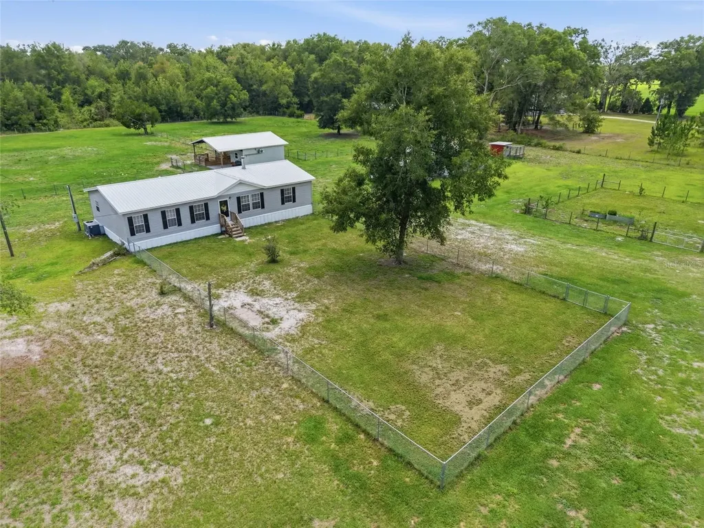 4889 SW 35th Trail Bell FL 32619