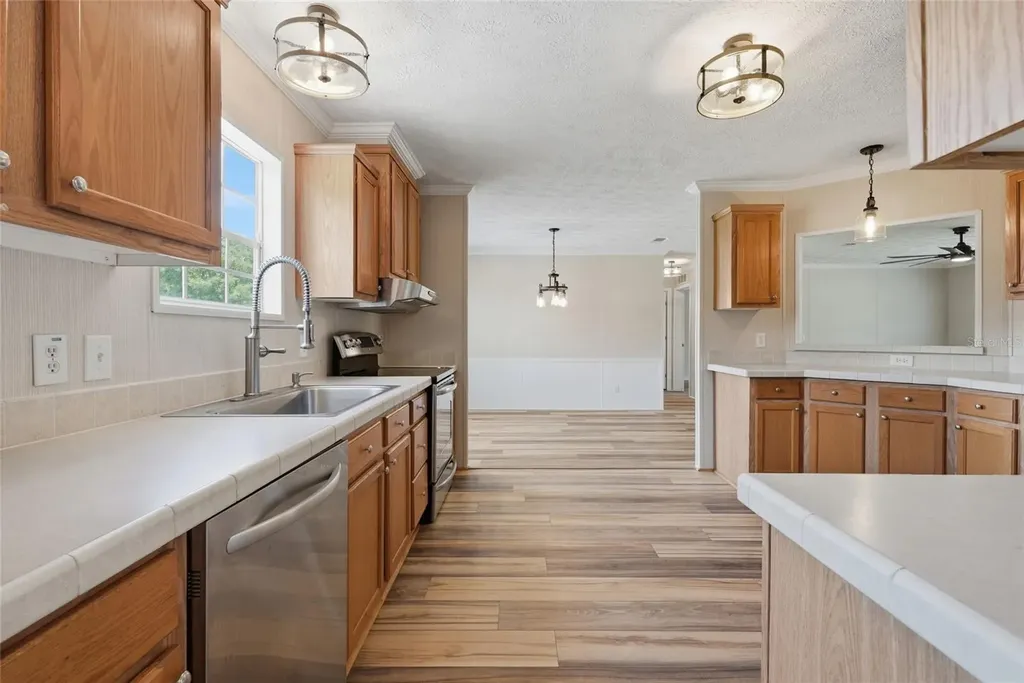 4889 SW 35th Trail Bell FL 32619