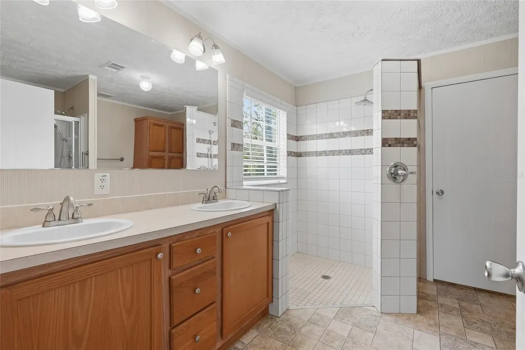 4889 SW 35th Trail Bell FL 32619