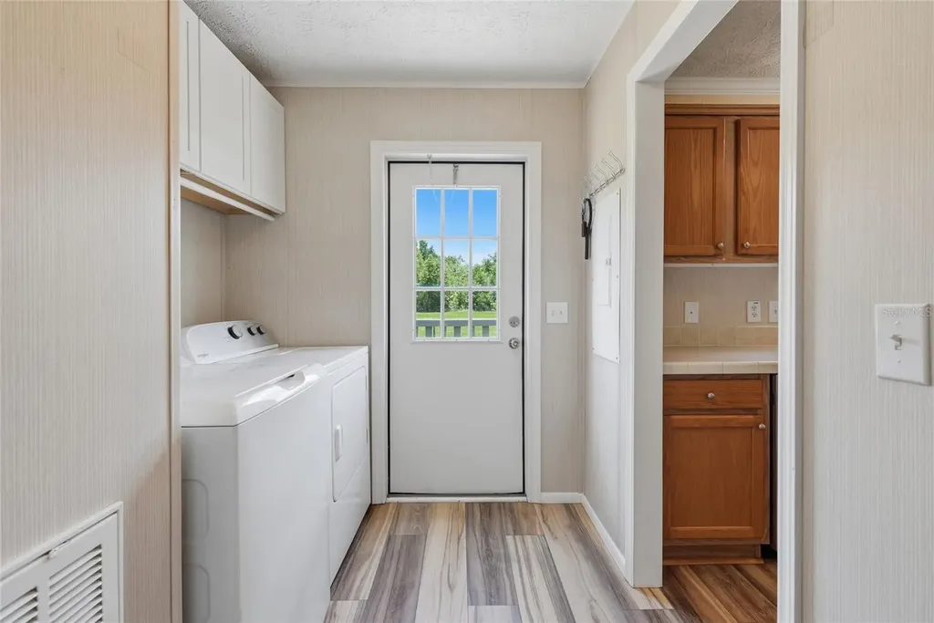 4889 SW 35th Trail Bell FL 32619