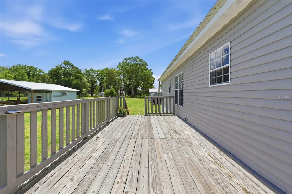 4889 SW 35th Trail Bell FL 32619