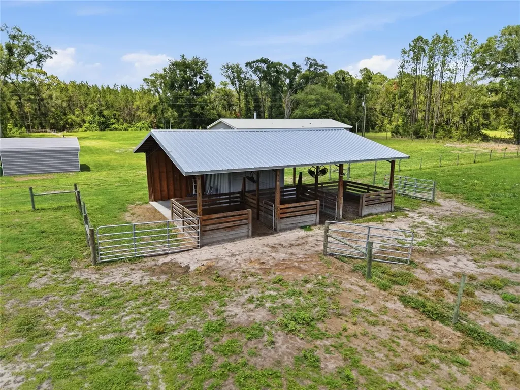 4889 SW 35th Trail Bell FL 32619