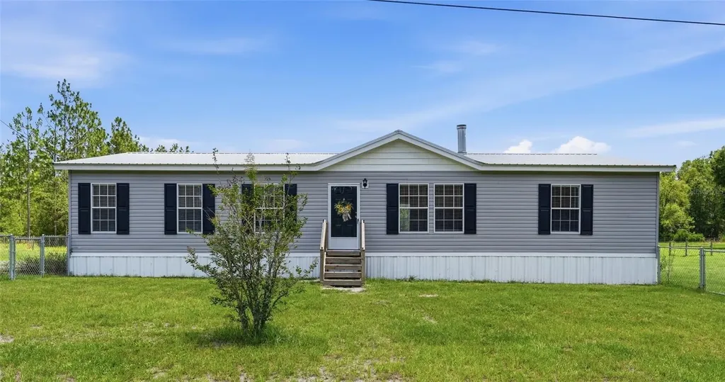 4889 SW 35th Trail Bell FL 32619