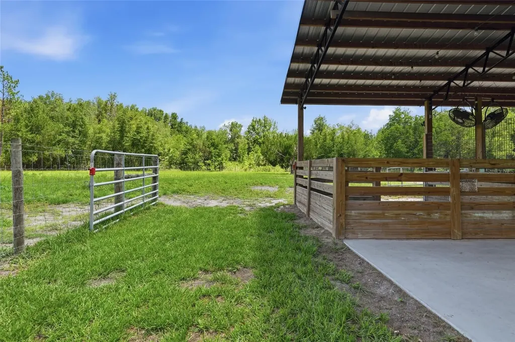 4889 SW 35th Trail Bell FL 32619