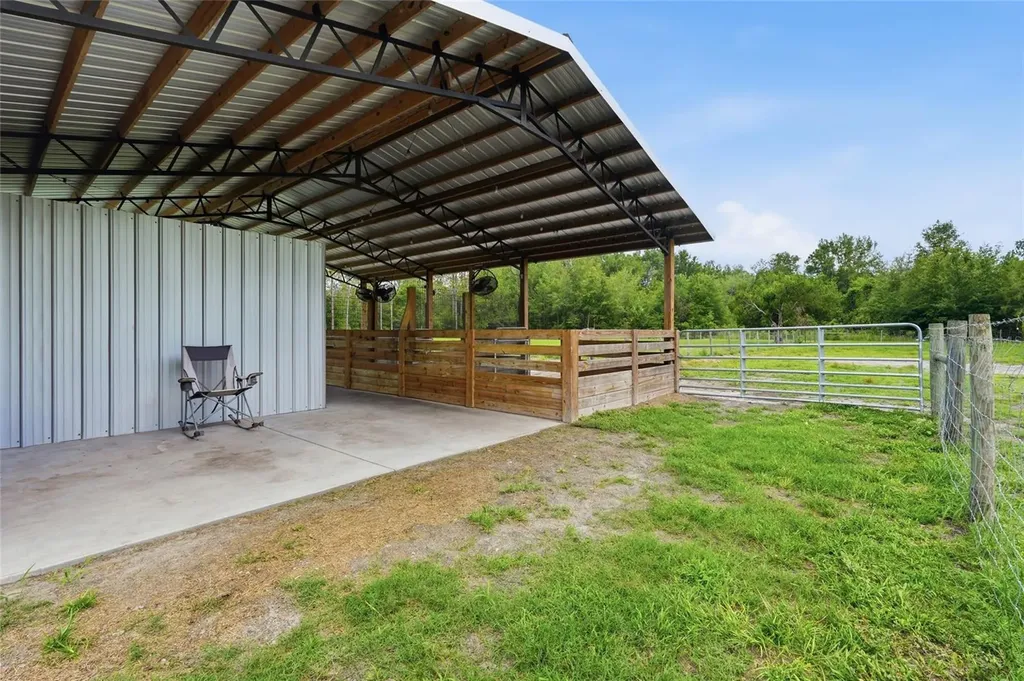 4889 SW 35th Trail Bell FL 32619