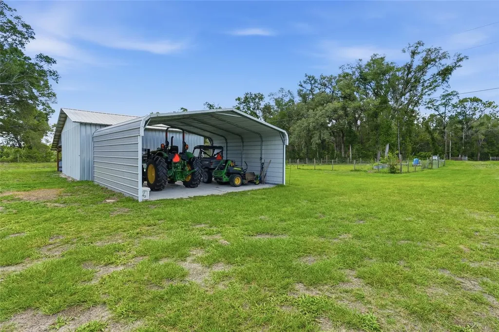 4889 SW 35th Trail Bell FL 32619