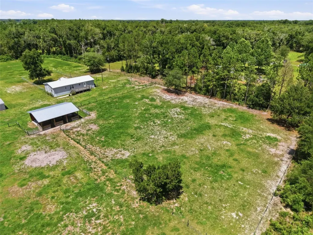 4889 SW 35th Trail Bell FL 32619
