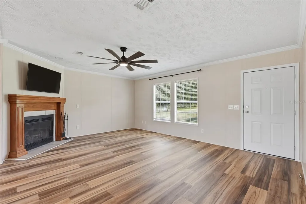 4889 SW 35th Trail Bell FL 32619