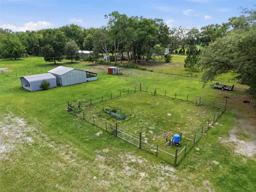 4889 SW 35th Trail Bell FL 32619