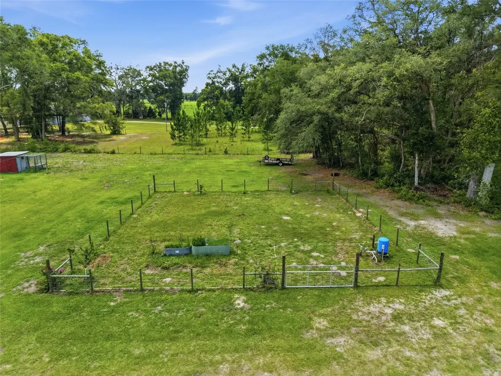 4889 SW 35th Trail Bell FL 32619
