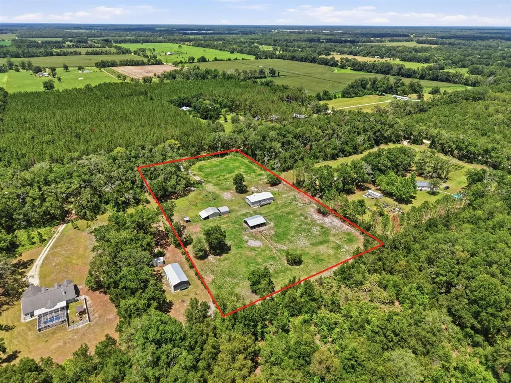 4889 SW 35th Trail Bell FL 32619