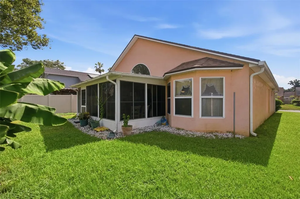 1234 Lake Blue Circle Apopka FL 32703