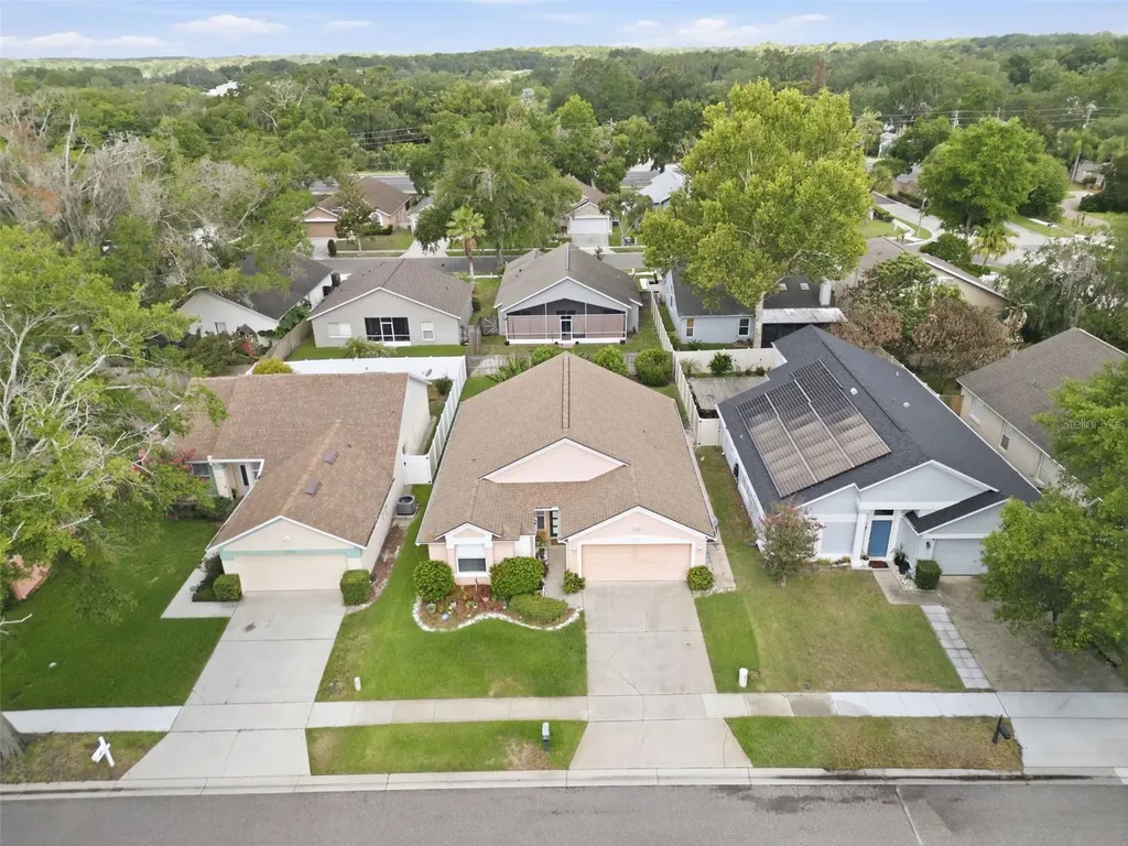 1234 Lake Blue Circle Apopka FL 32703