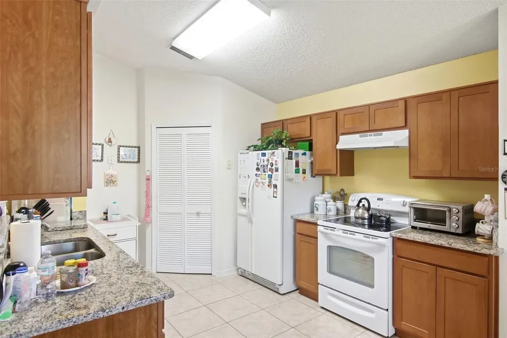1234 Lake Blue Circle Apopka FL 32703