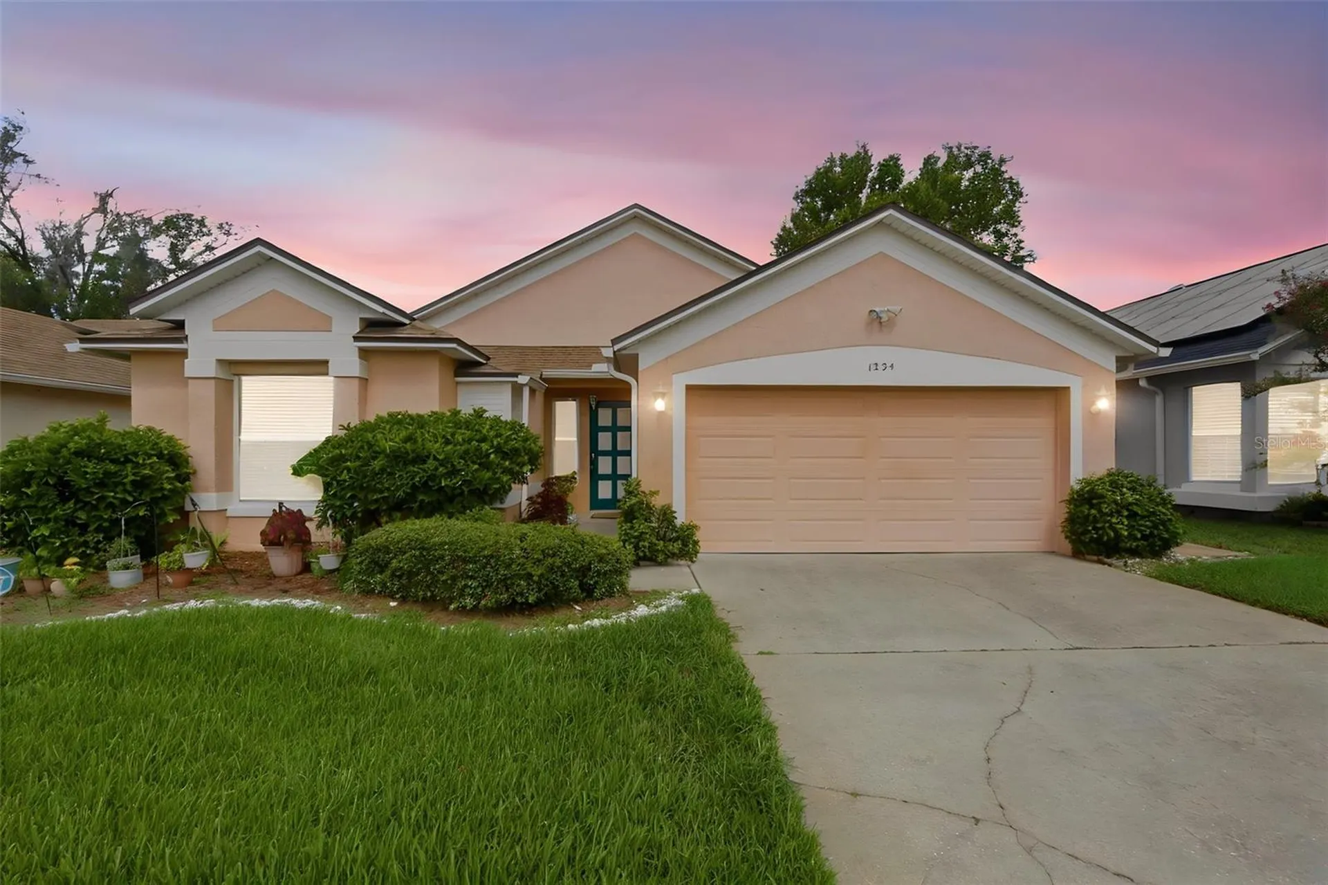 1234 Lake Blue Circle Apopka FL 32703