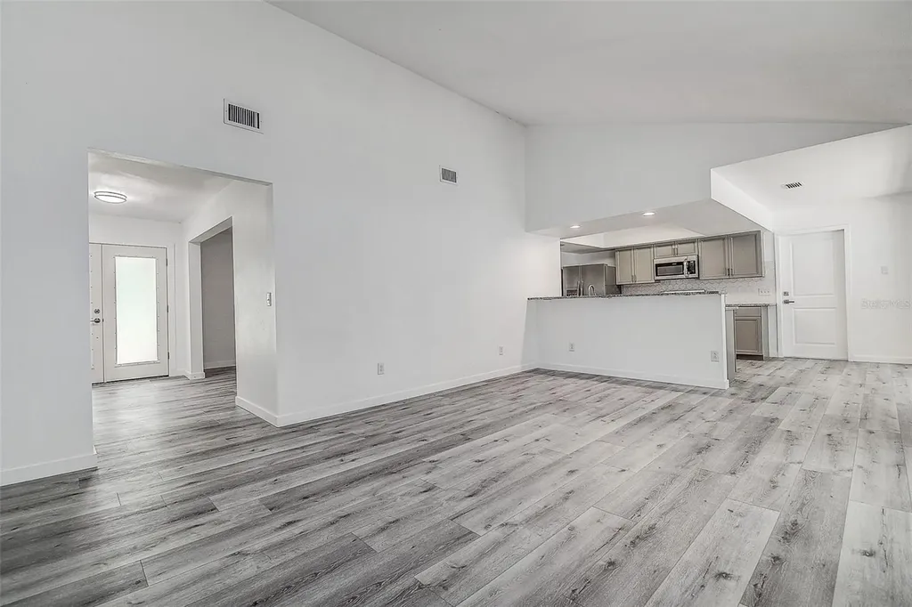 9404 W Hamilton Avenue Tampa FL 33615